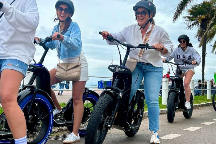 Côte d'Azur: Geführte Besichtigung mit einem E-Scooter
