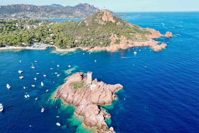 De Cogolin/Cavalaire: Excursão de um dia no catamarã Cap Taillat