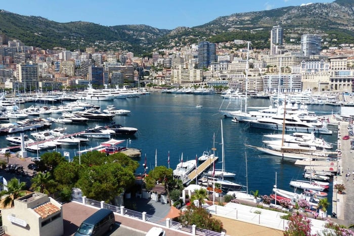 Excursión privada por la costa de Mónaco: aventura en Eze y Montecarlo
