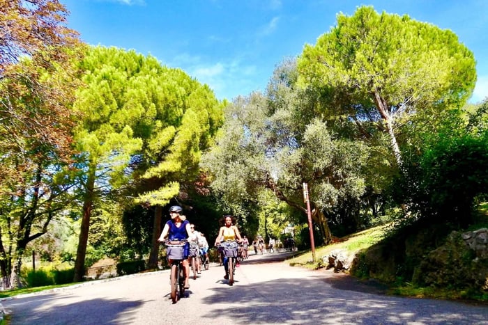 ニース：3時間のE-Bikeツアーの必需品とベスト地区