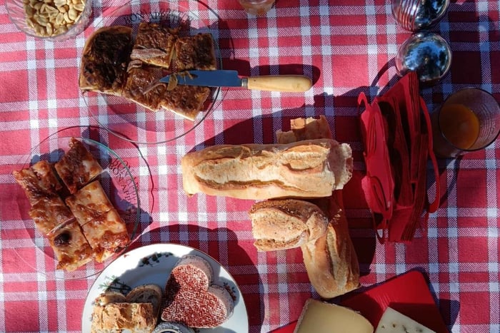 Nice: Playing Pétanque Game with Snacks and Drinks