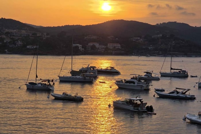 Sunset Paddle Yoga – Velværeeksperiens i Saint-Raphaël
