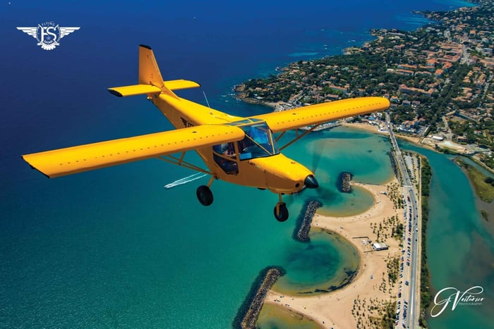 Ultralight airplane flight: learn to fly over the French Riviera
