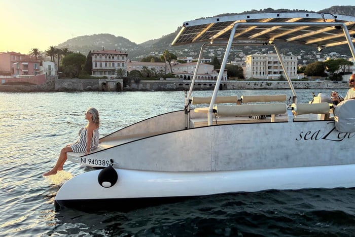 Nice : Visite privée au coucher du soleil sur un bateau à énergie solaire