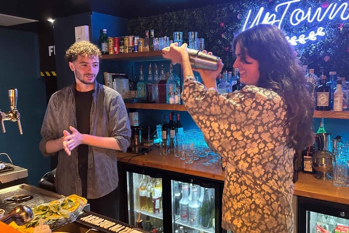 Shake, Mix & Sip: Cocktail-Workshop in der Altstadt von Nizza