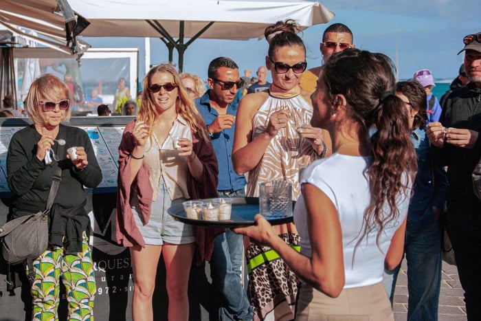 Corralejo: Walking tour with tastings of local products