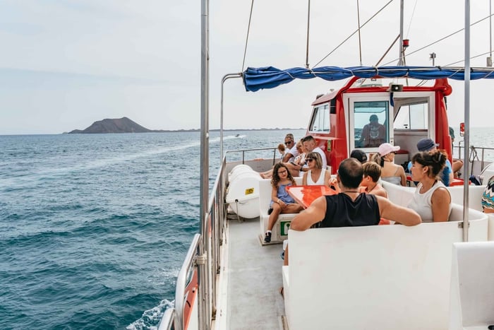 Desde Corralejo: Lobos Island Ferry with Optional Transfer