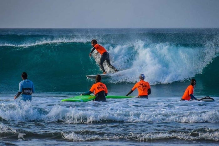 La Pared: Surf Courses for All Levels