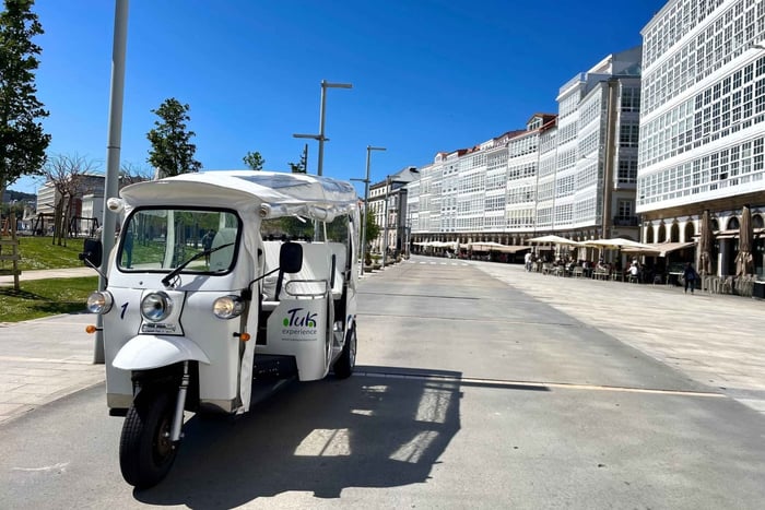 Découvrez La Corogne : visite privée de 60 minutes en tuk-tuk