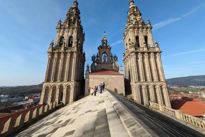 Saint-Jacques-de-Compostelle : visite de la cathédrale et des toits de la tour Carraca