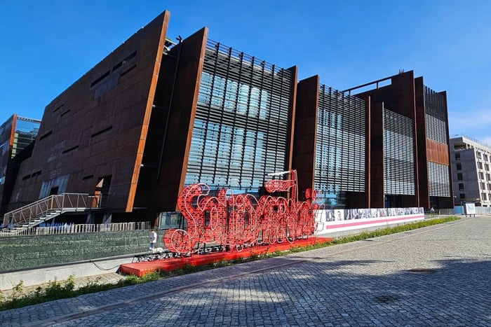 Gdansk: European Solidarity Centre Guided Tour