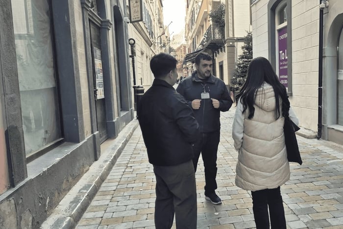 Gibraltar City Walking Tour by Karel