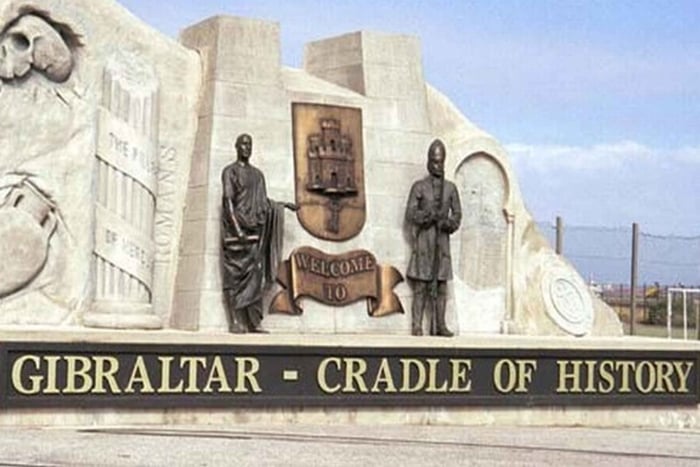 Gibraltar: Gibraltarin kallion historiakierros