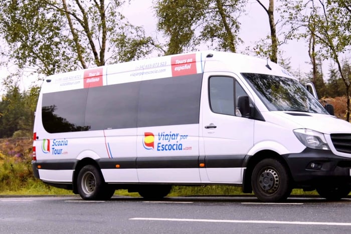 From Edinburgh: Glasgow & Scottish lakes Spanish Tour