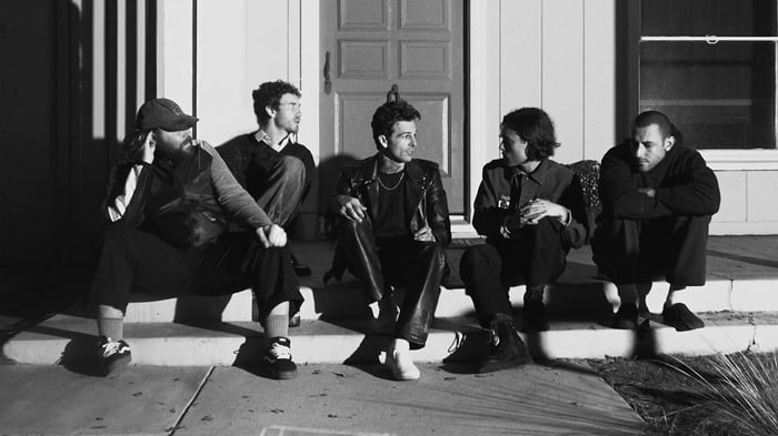 The Neighbourhood: THE WORLD TOUR