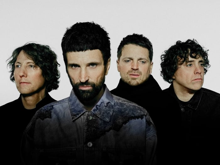 Venue Premium - Kasabian
