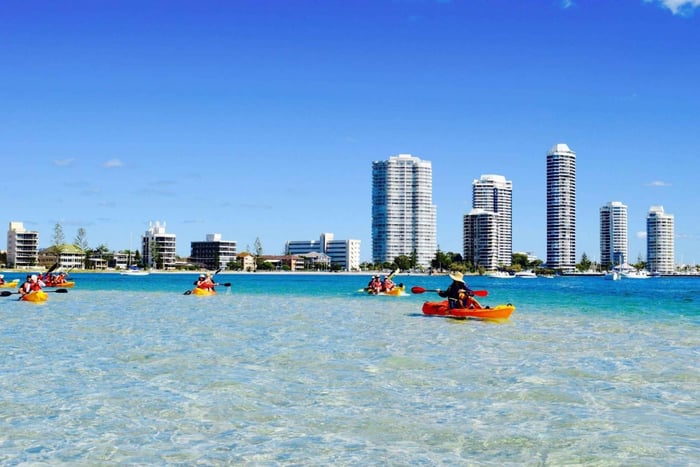 Costa Dorada: Excursión en kayak y snorkel por la isla Wave Break