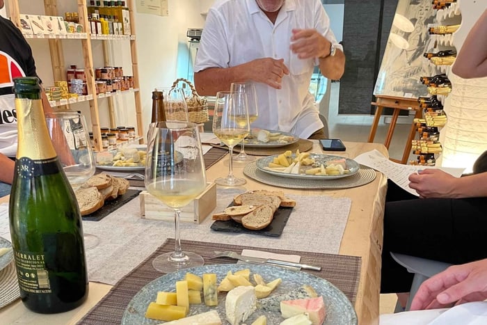 Canarian cheese tasting in Las Canteras