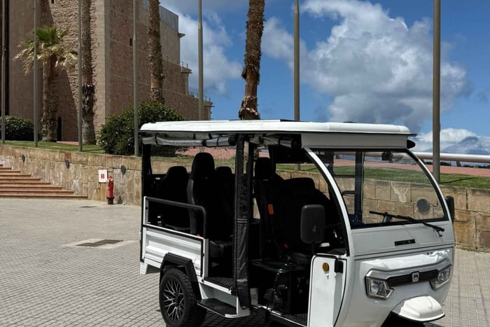 Descubre la Costa & Ciudad Moderna de Las Palmas (GC) en Tuk Tuk (1 hora)