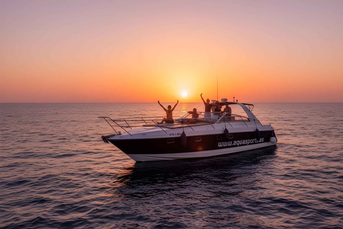Gran Canaria: Private Yacht Cruise with Snacks & Drinks