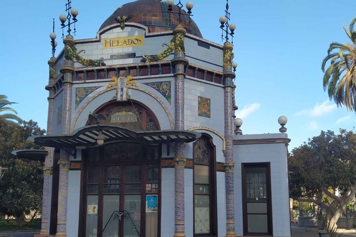 Las Palmas: Prestigious Old Town Walk – Licensed Guide