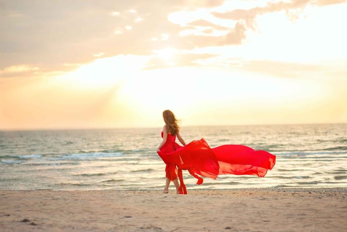 Maspalomas: Flying Dress Photoshoot in Sand Dunes