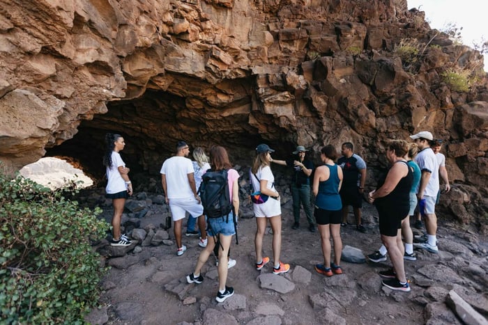 The Red Canyon Tour with Local Food Tasting