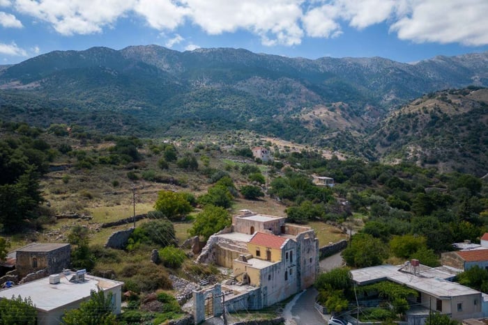 Chania: Excursión a los 7 Pueblos de Apokoronas con Almuerzo