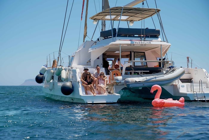 Chania: crucero matutino en catamarán con almuerzo premium y bebidas