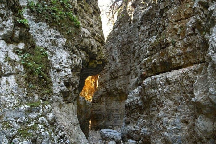 From Georgioupolis: Imbros Gorge Guided Hike & Beach Trip