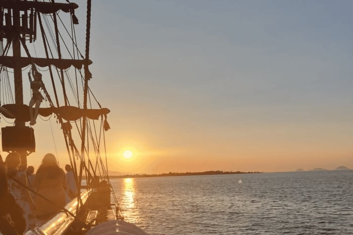 Da Kardamena: crociera al tramonto di 2 ore con cocktail