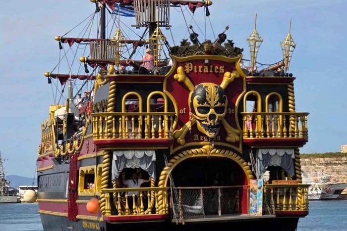 Au départ de Kos : croisière vers 3 îles avec barbecue sur un bateau pirate
