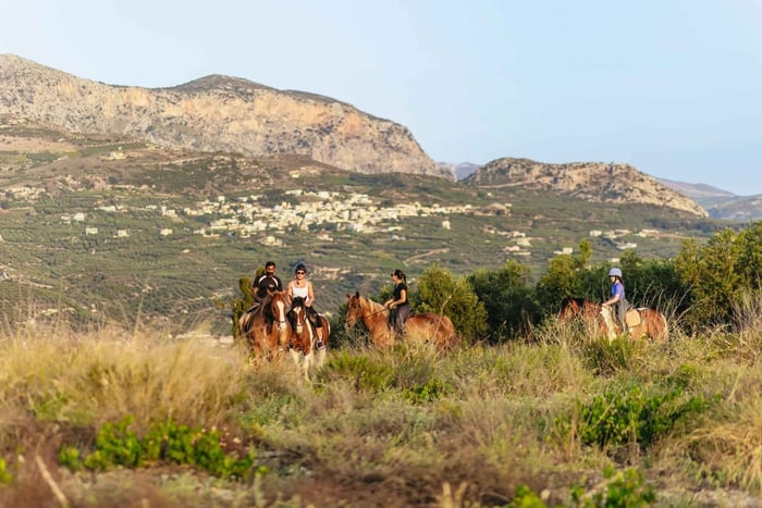 Héraklion : Excursion à cheval à Finikia avec déjeuner ou dîner