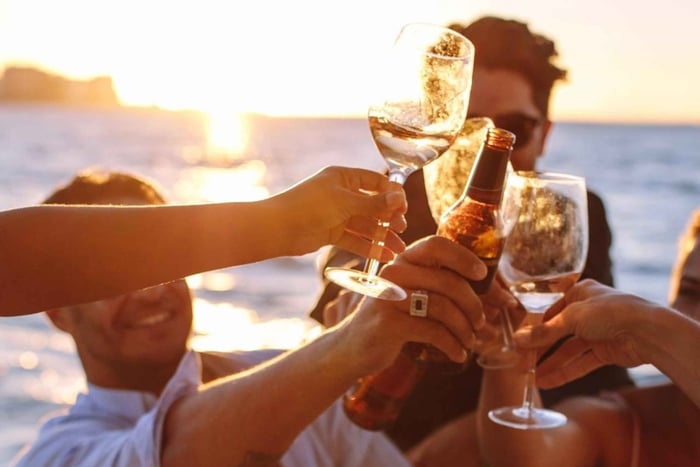 Mykonos : croisière en catamaran vers Délos et Rhenia – 10 personnes maximum