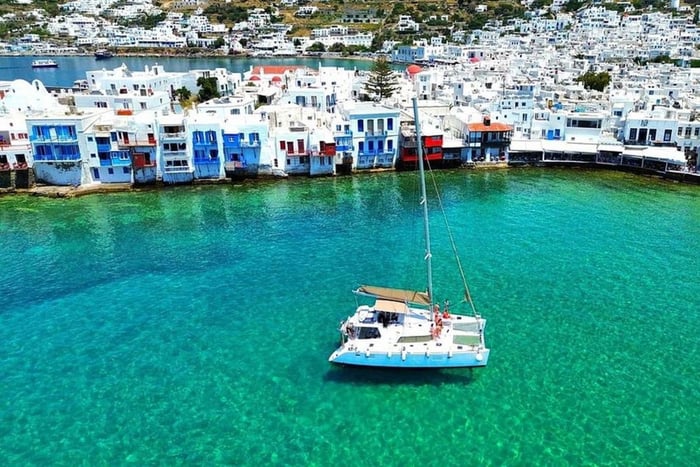 Mykonos: Katamaraaniristeily aterian ja juomien kera