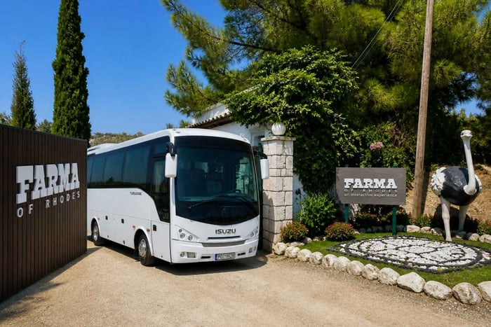 Rhodes: Farma of Rhodes Petting Zoo Round Trip Bus Transfer
