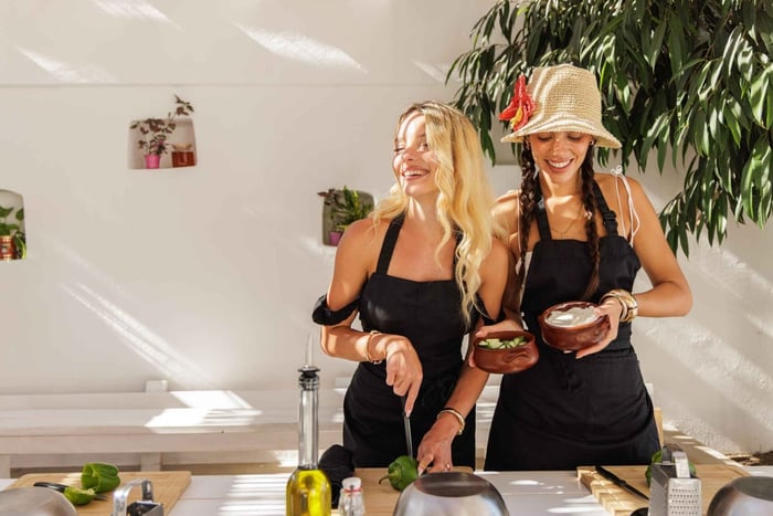 Santorini: Cooking Class with Lunch and Wine Tasting