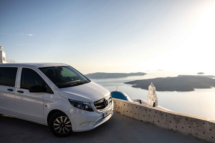 Santorini: Hyr privat bil med chaufför och flexibel resplan