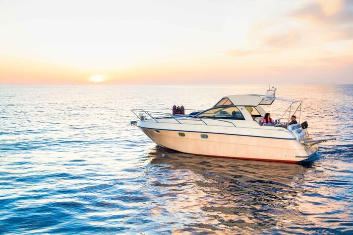 Santorini: Private Sunset Cruise with Barbecue and Drinks