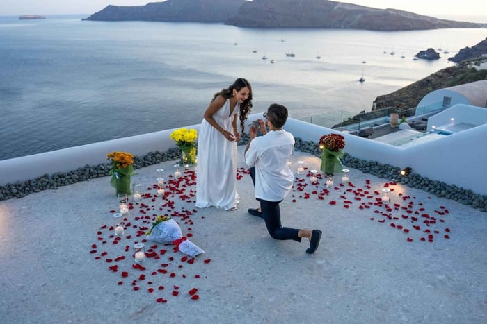 Sesión de fotos de proposición en Santorini