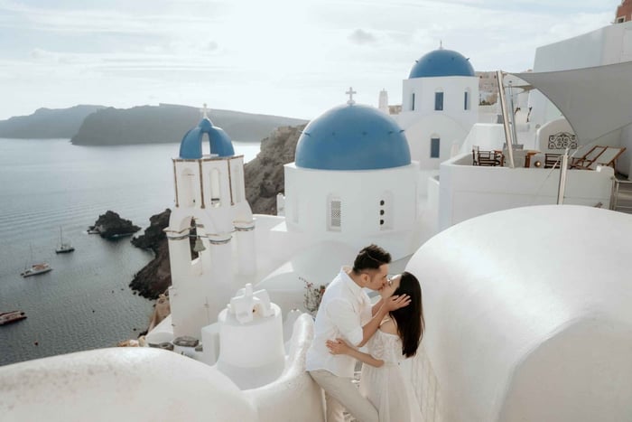 Santorini : Romantic Video Reel & PhotoShoot