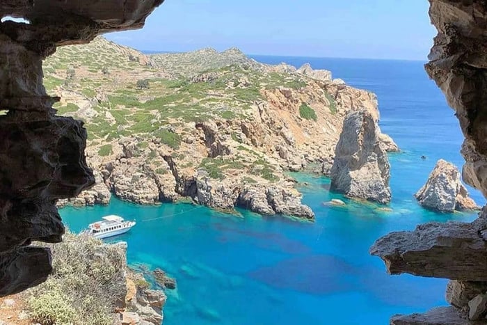 Saria & Palatia Escape Private Yacht Experience