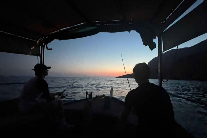 Sfakia: Fiska barracuda i solnedgången med en professionell fiskare