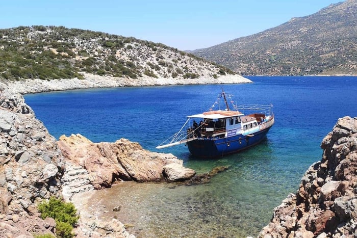 Votsalakia Samos: crucero en barco por Samiopoula con almuerzo