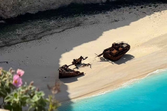Zante : plage du naufrage et visite des grottes bleues, terre et mer