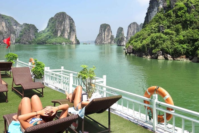 Au départ de Hanoi : Croisière de luxe de 3 jours dans la baie d'Ha Long et sur l'île de Cat Ba