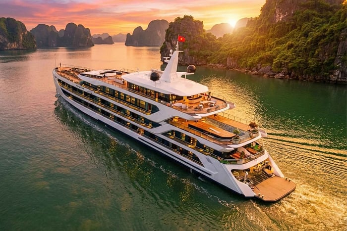 From Hanoi: A Luxurious 2-Day Ha Long & Lan Ha Bay Journey