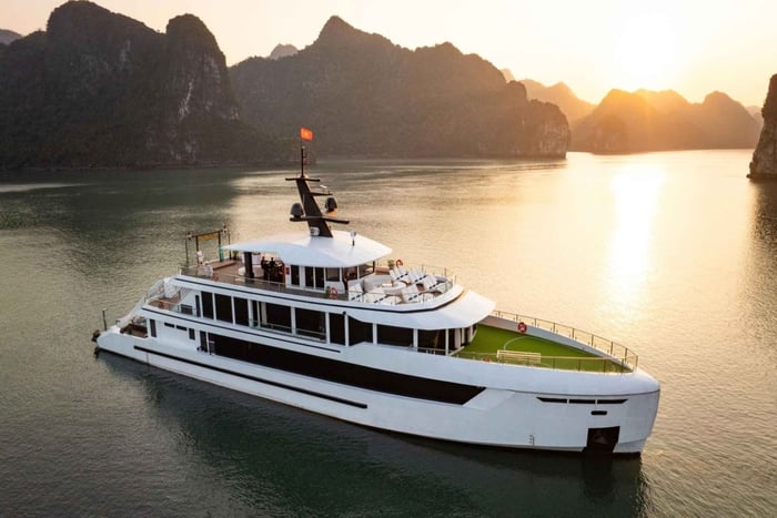 Hanói: Excursão de um dia a Ha Long e à baía de Lan Ha com o cruzeiro de luxo Hera