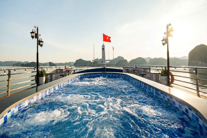 Ha Long Bay Day Tour on a Cruise with 5 Stars