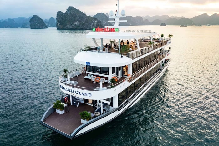 Ha Long Bay Luxury Full Day Cruise| Buffet & All Included